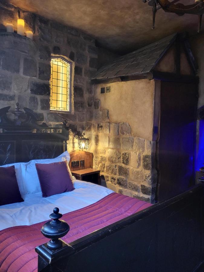 Hocus Pocus Tiny Hotel Йорк Экстерьер фото