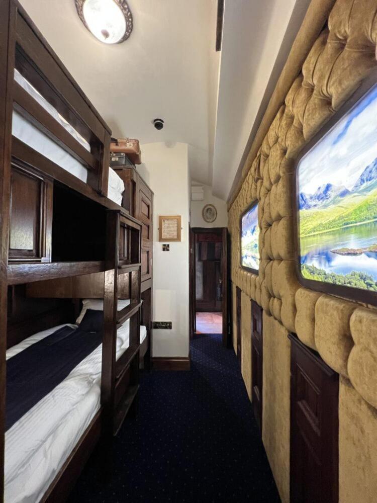 Hocus Pocus Tiny Hotel Йорк Номер фото